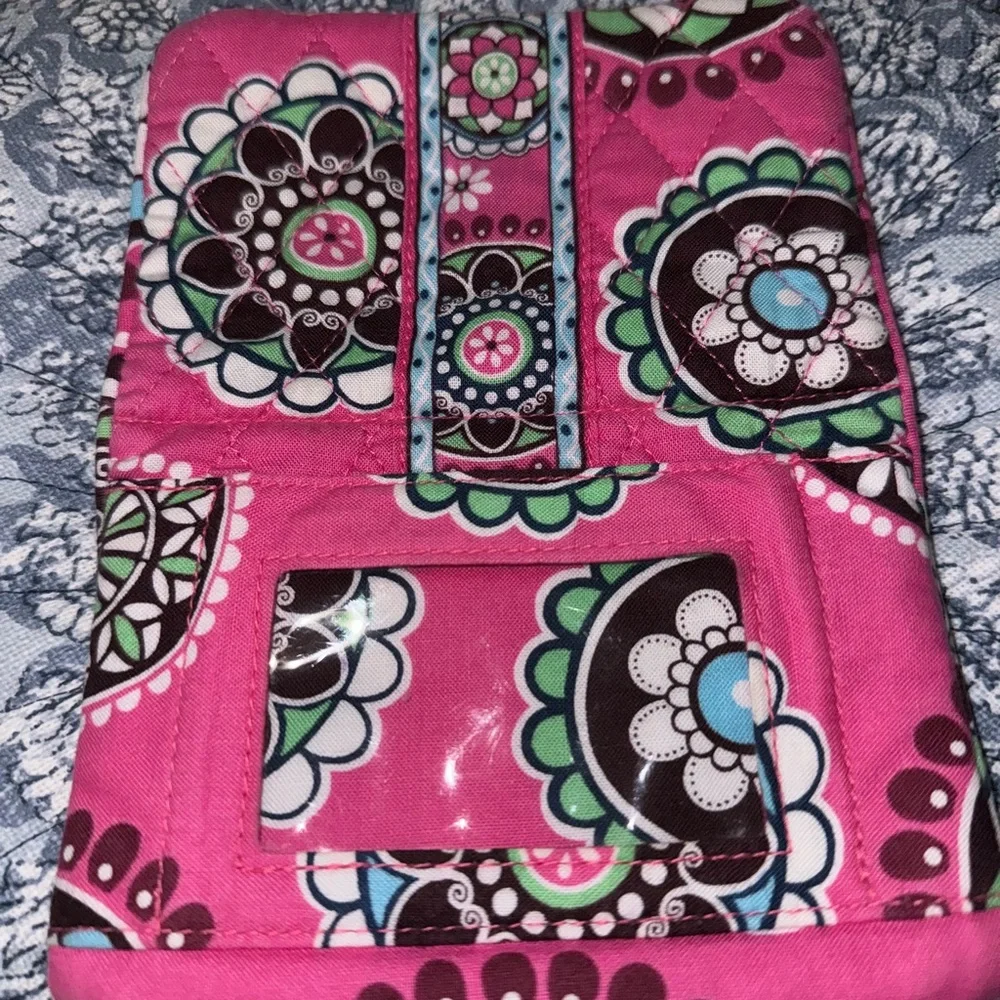 Vera Bradley Bifold wallet and coin purse..excellent condition. - Picture 4 of 6